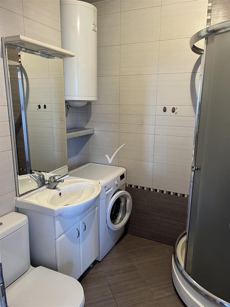 Banes me qira 5 1 rotated