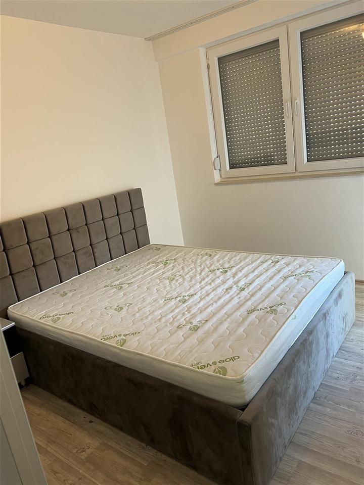 Banesa ne shitje (1)