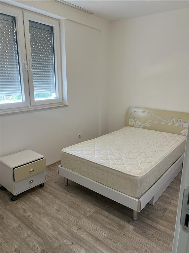 Banesa ne shitje (10)