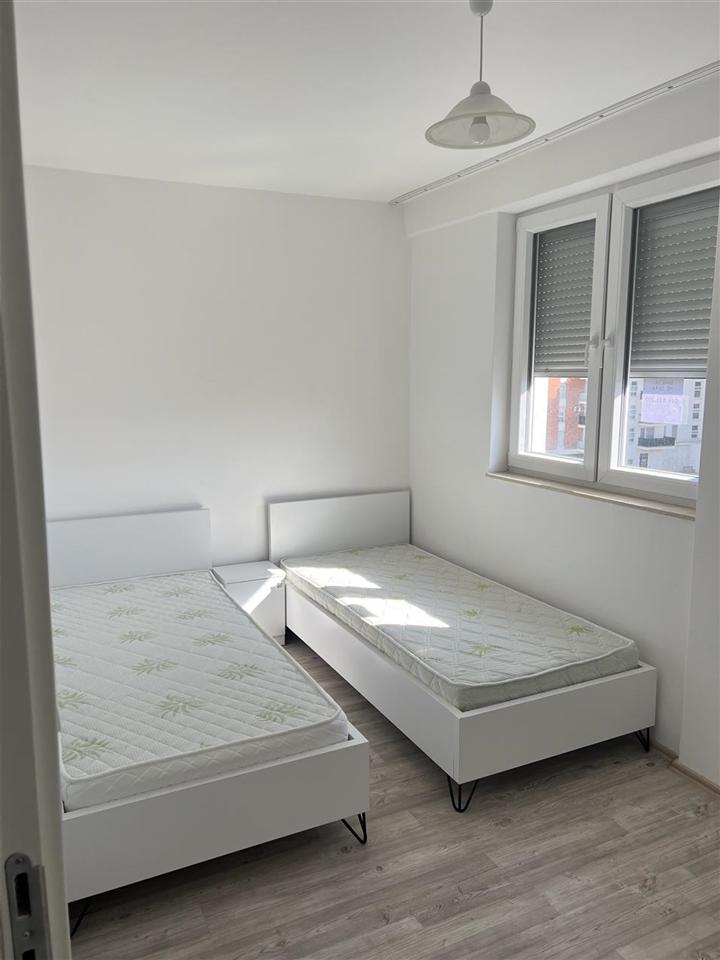 Banesa ne shitje (7)