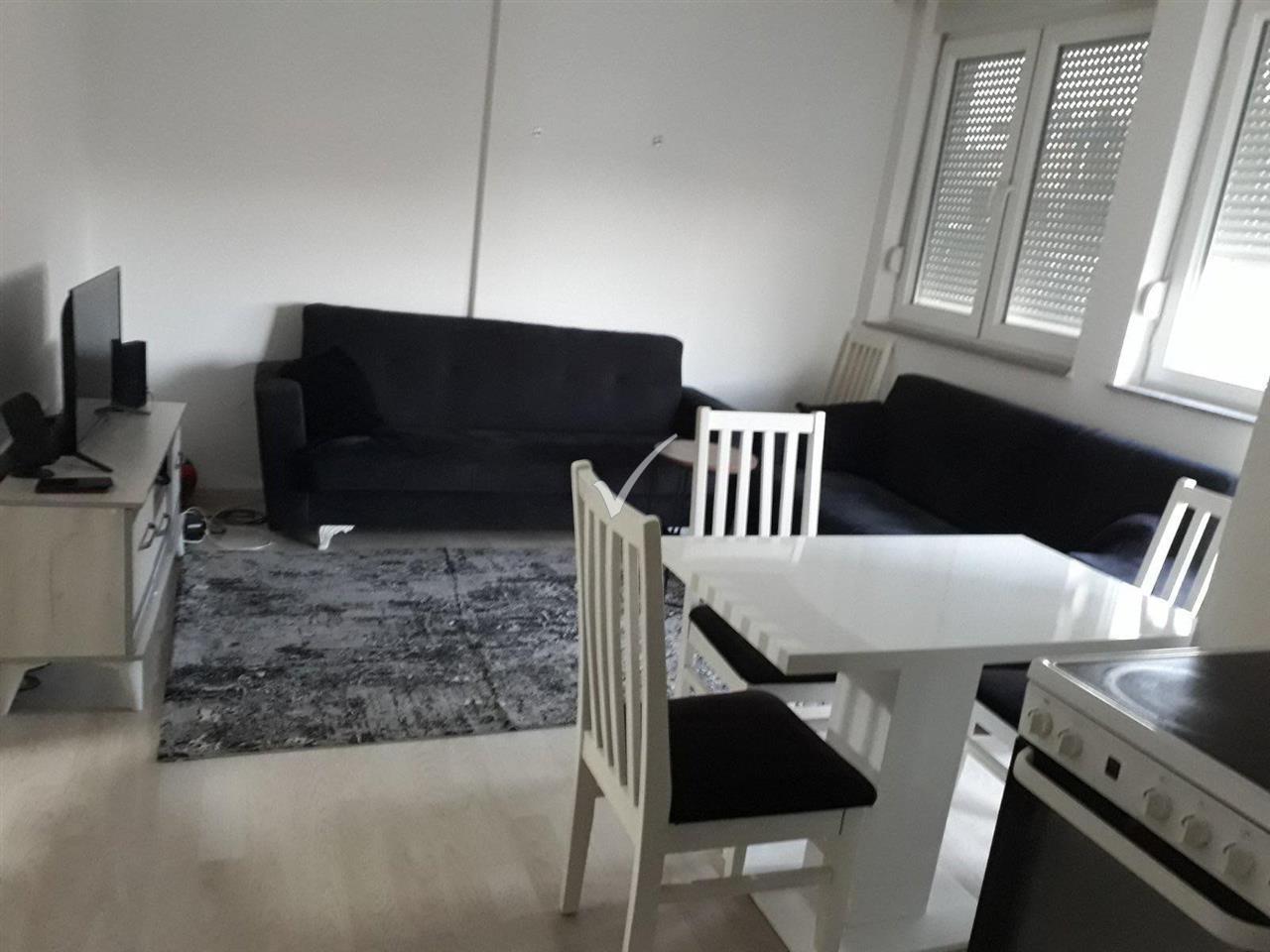 Ipet banesa me qera rruga muharrem fejza 43m2