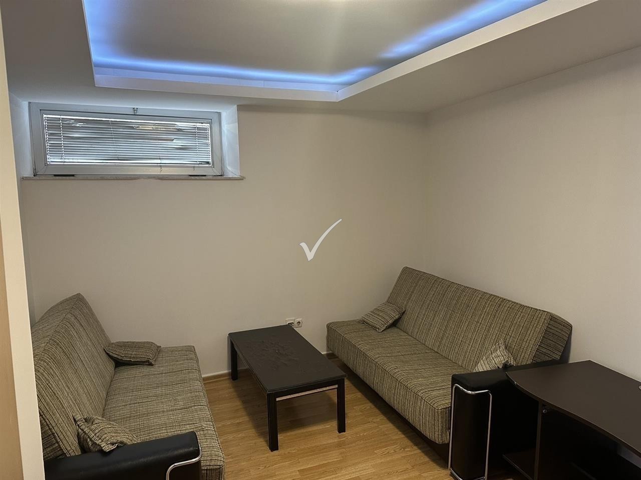 Leshohet banesa me qera 8