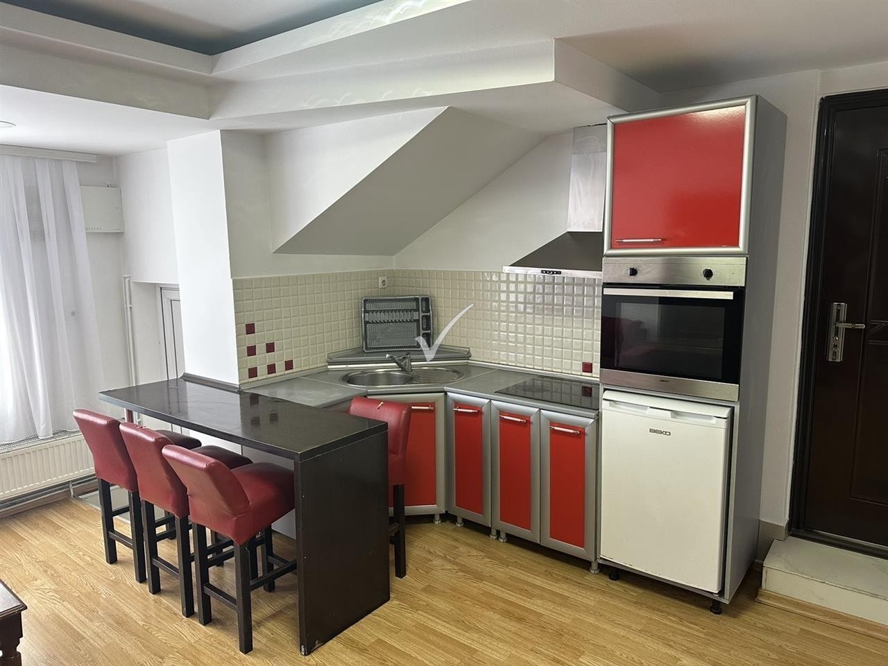 Leshohet banesa me qera 9