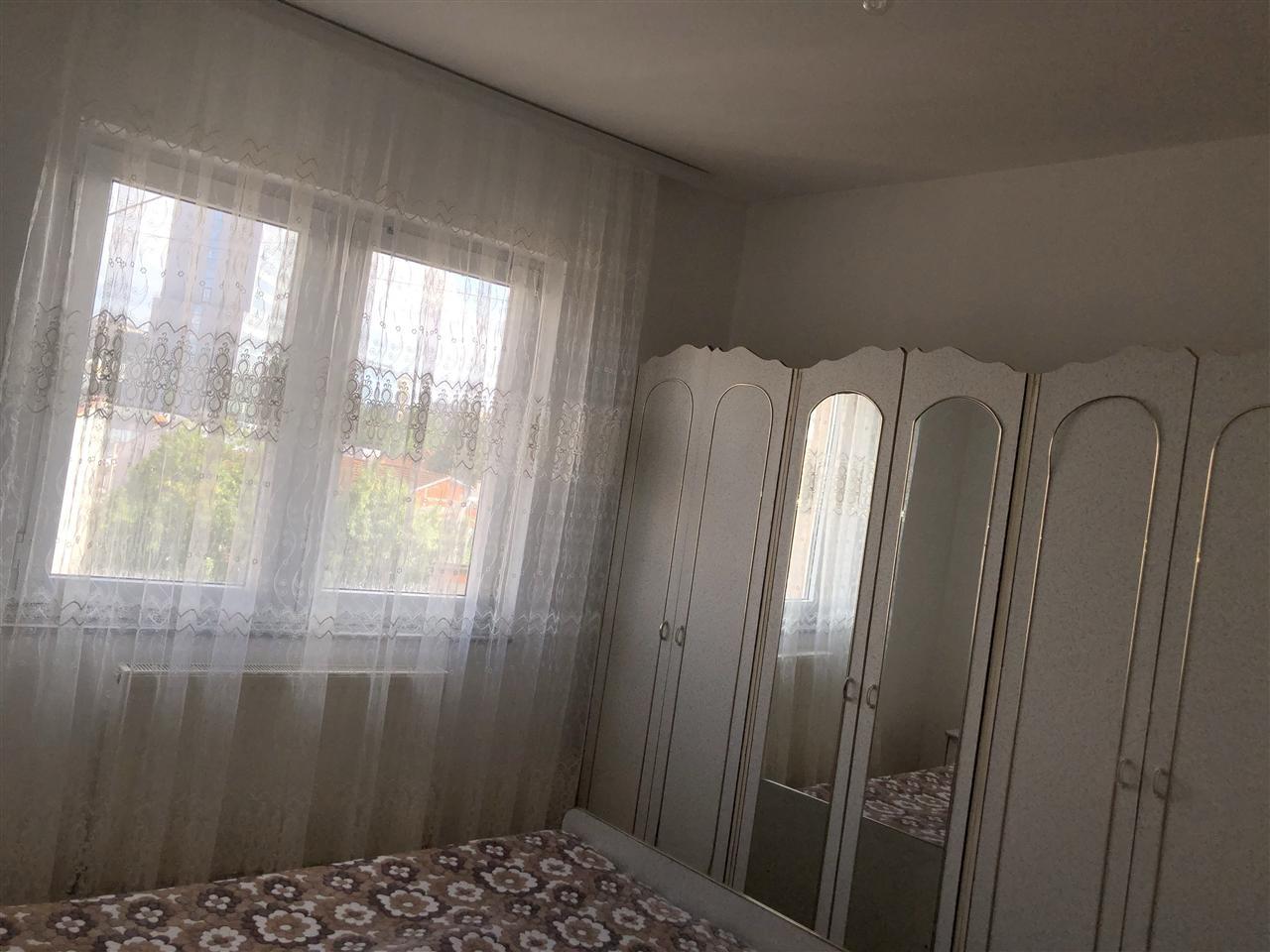 Leshohet banesa me qera tek qafa rruga uck (3)