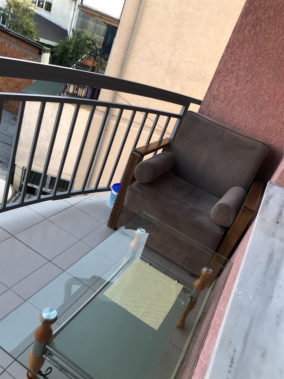 Leshohet banesa me qera tek qafa rruga uck (5)