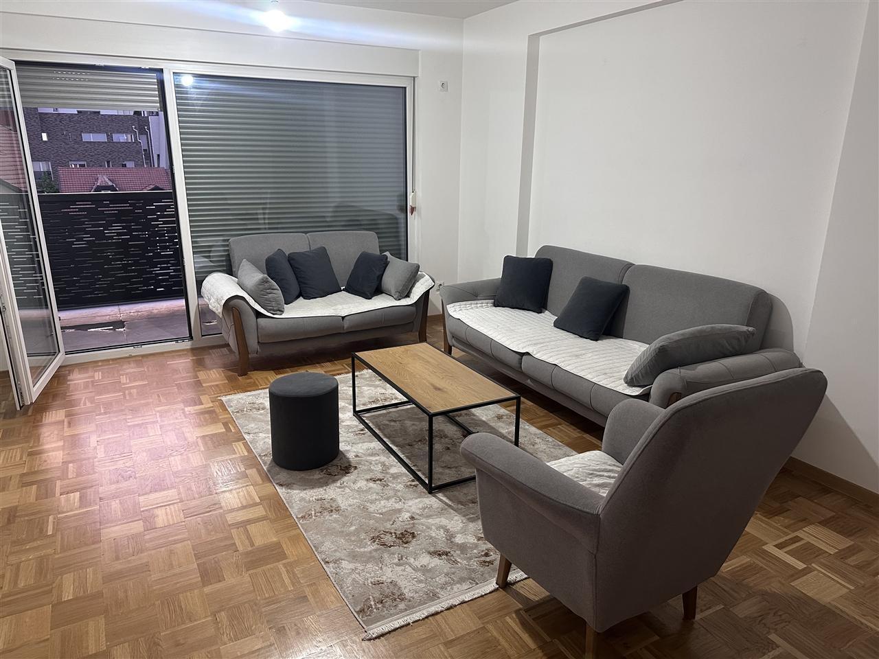 Leshohet banesa me qira ne rrugen muharrem fejza (5)