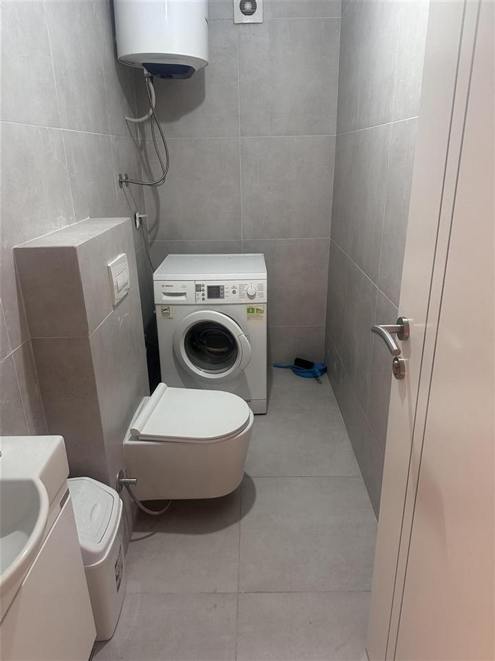 Leshohet banesa me qira ne rrugen muharrem fejza (8)