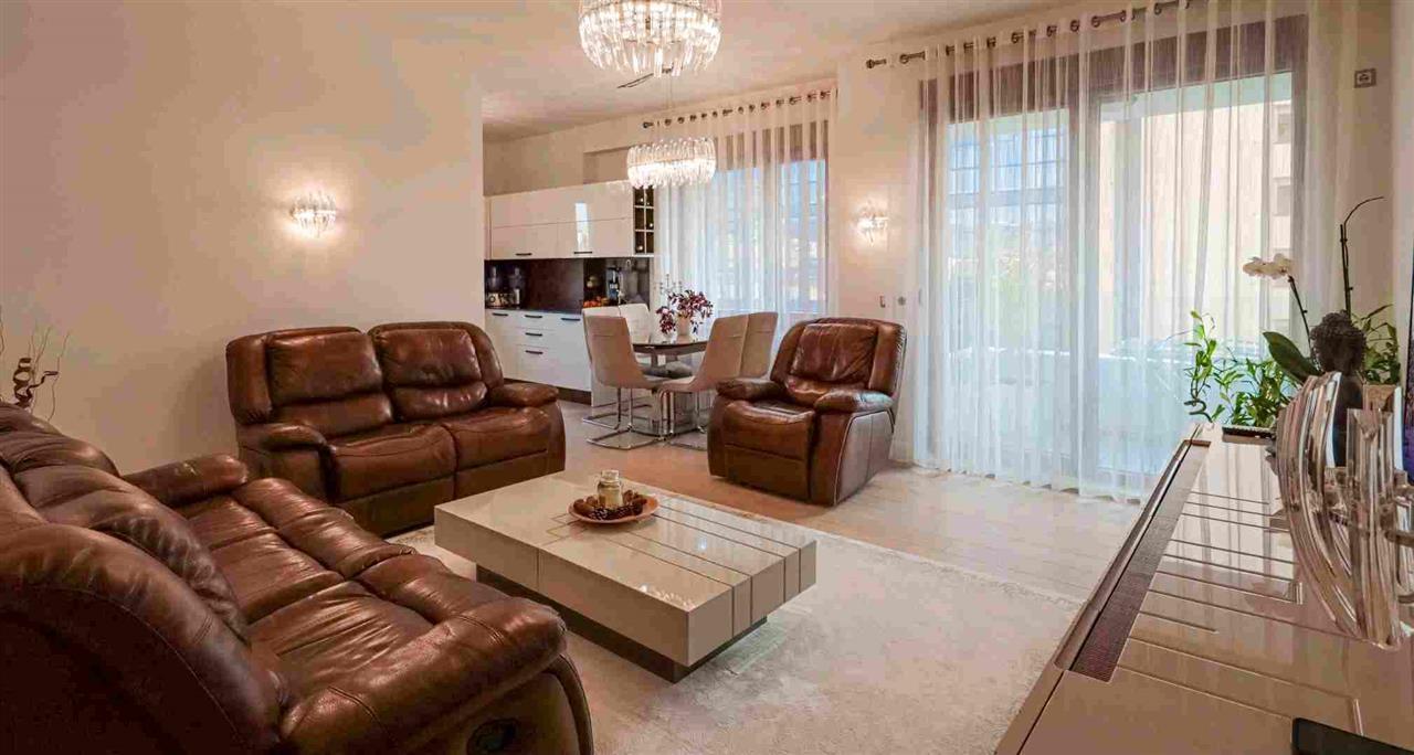 Shitet banese luksoze e mobiluar qendra e prishtines (2)