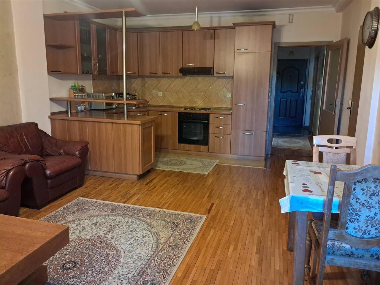 Banes me qera ne bregun e diellit (1)