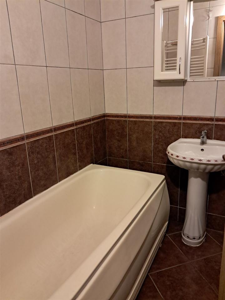 Banes me qera ne bregun e diellit (2)