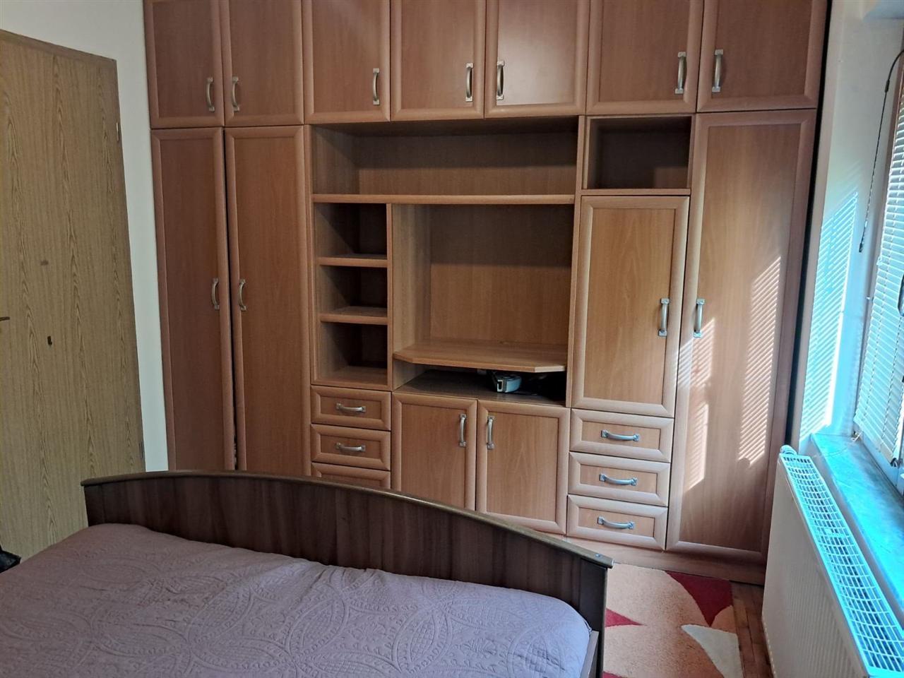 Banes me qera ne bregun e diellit (4)