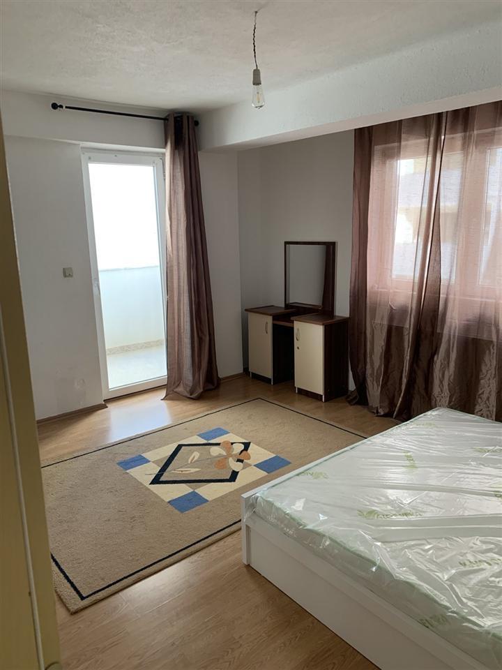 Banesa ipet me qira ne lagjen e spitalit (2)