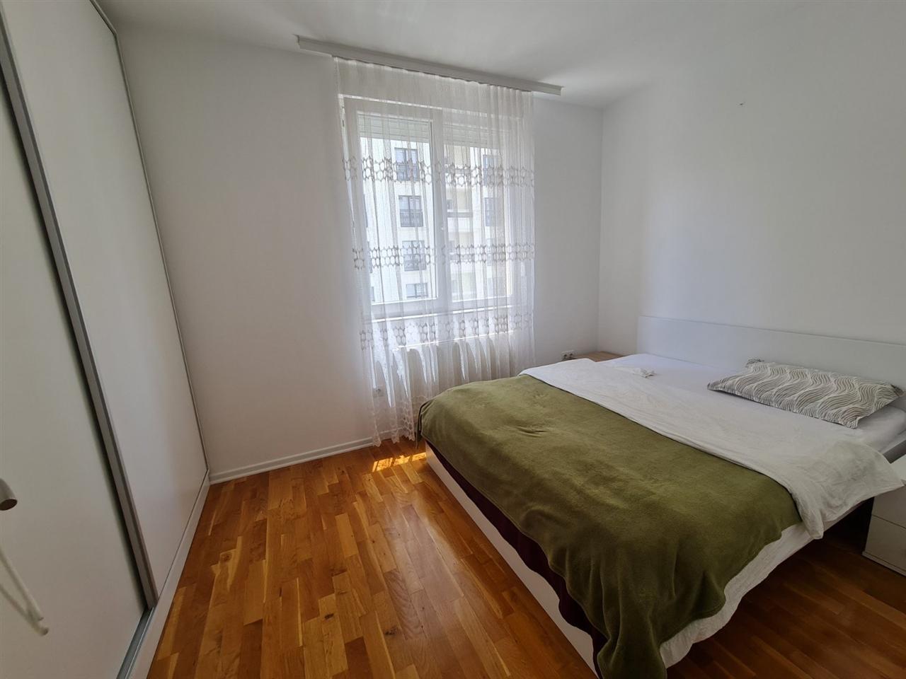 Banesa jepet me qera (7)