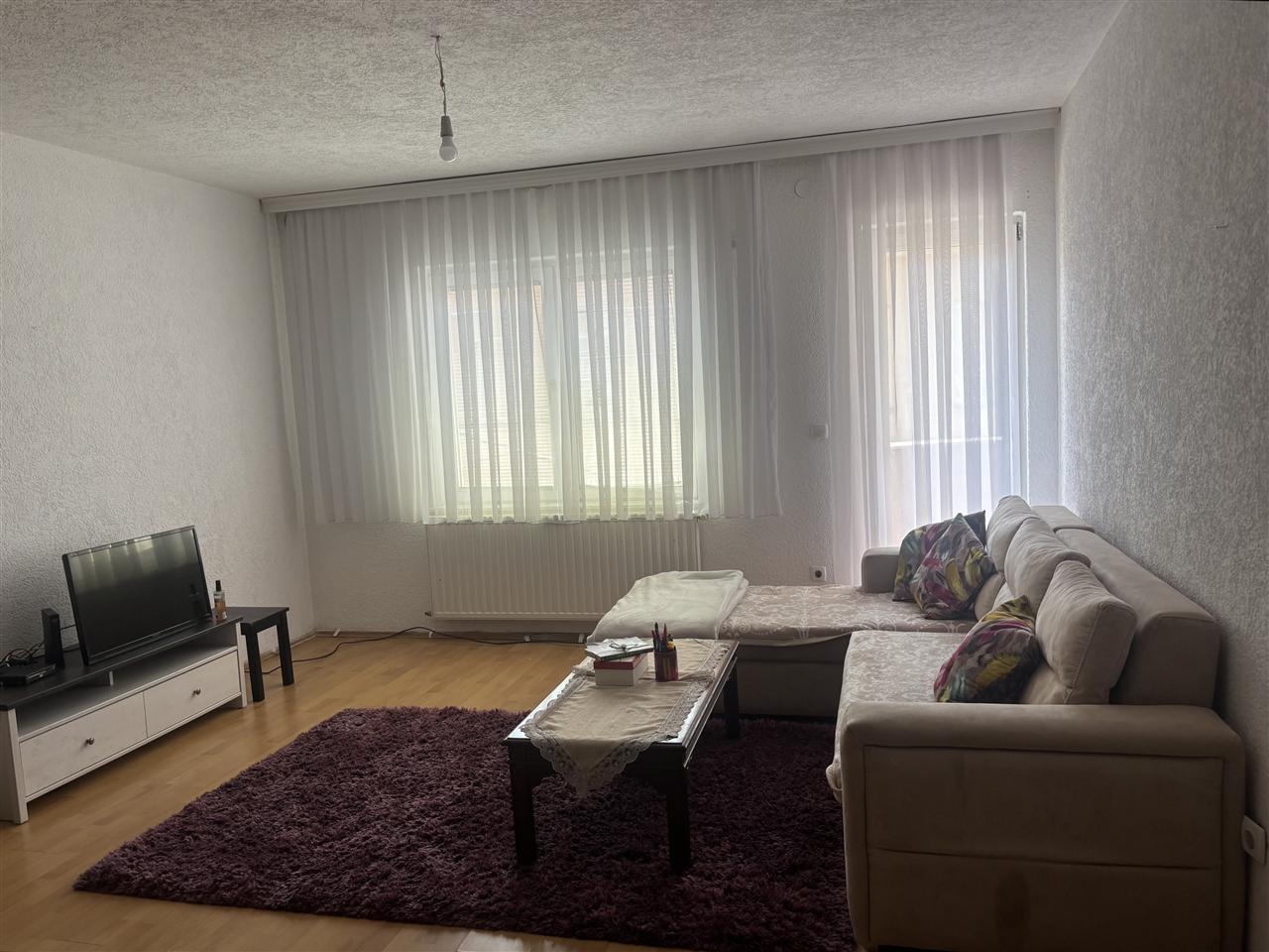 Banese me qera ne lagjen 4 llullat