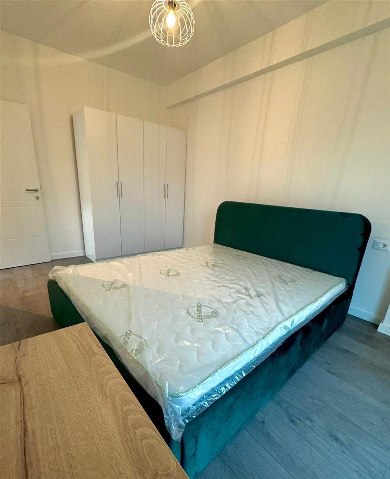 Banese me qira ne breg te diellit (1)