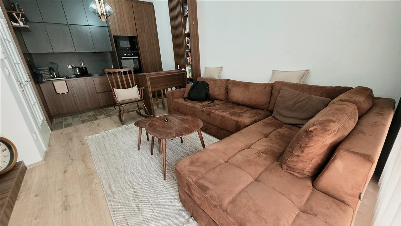 Banese per shitje 51m banim +47m terase 98m2 total (9)