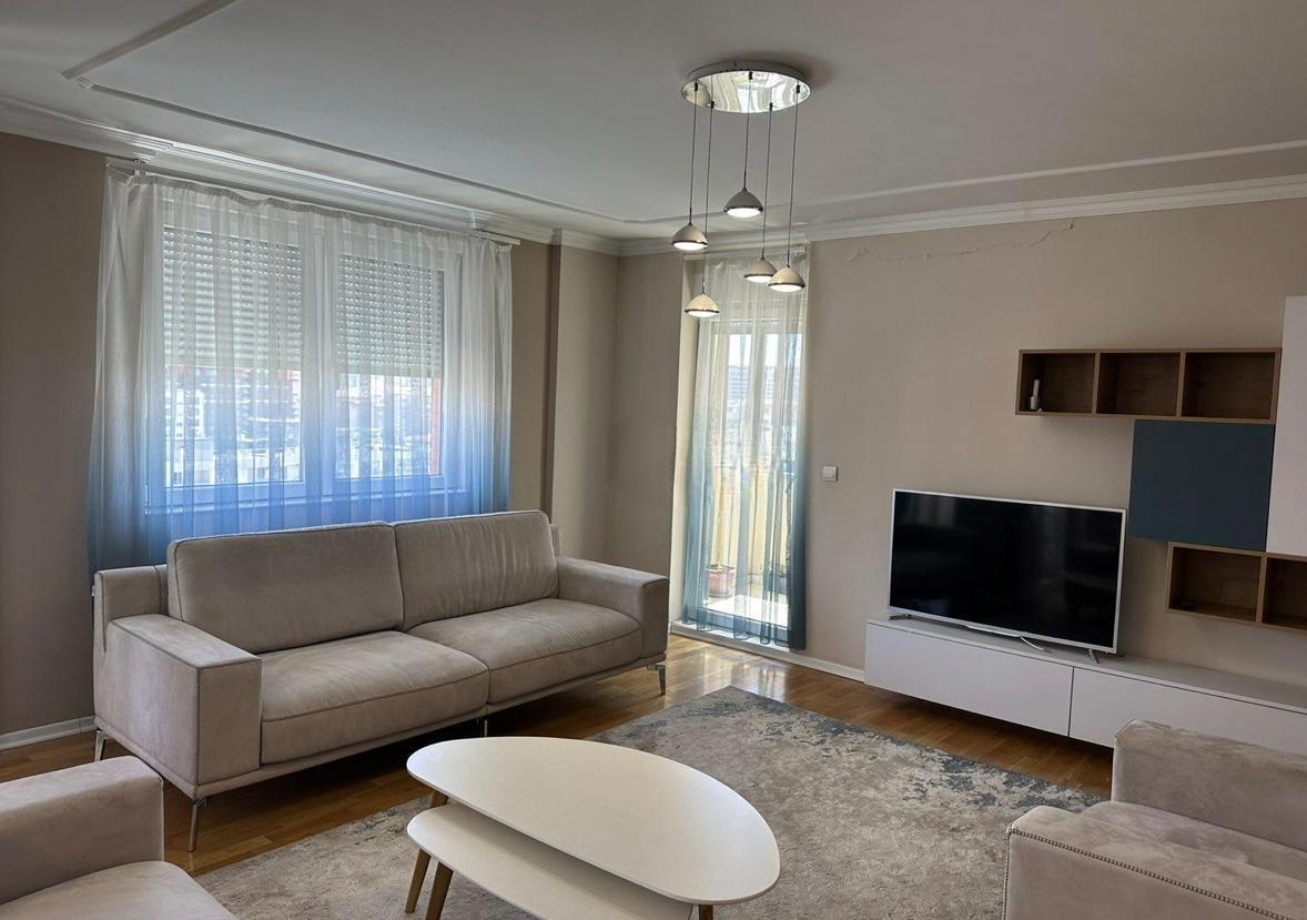 Jepet banesa me qera (2)