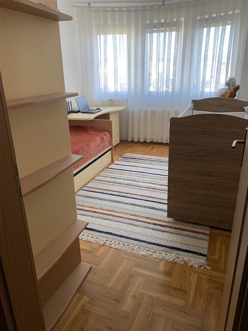 Jepet me qera banesa ne breg te diellit (3)