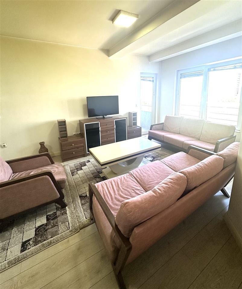 Leshohet banesa me qira ne bret te diellit (3)