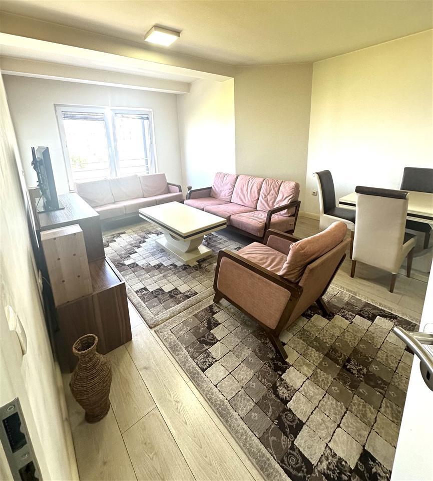 Leshohet banesa me qira ne bret te diellit