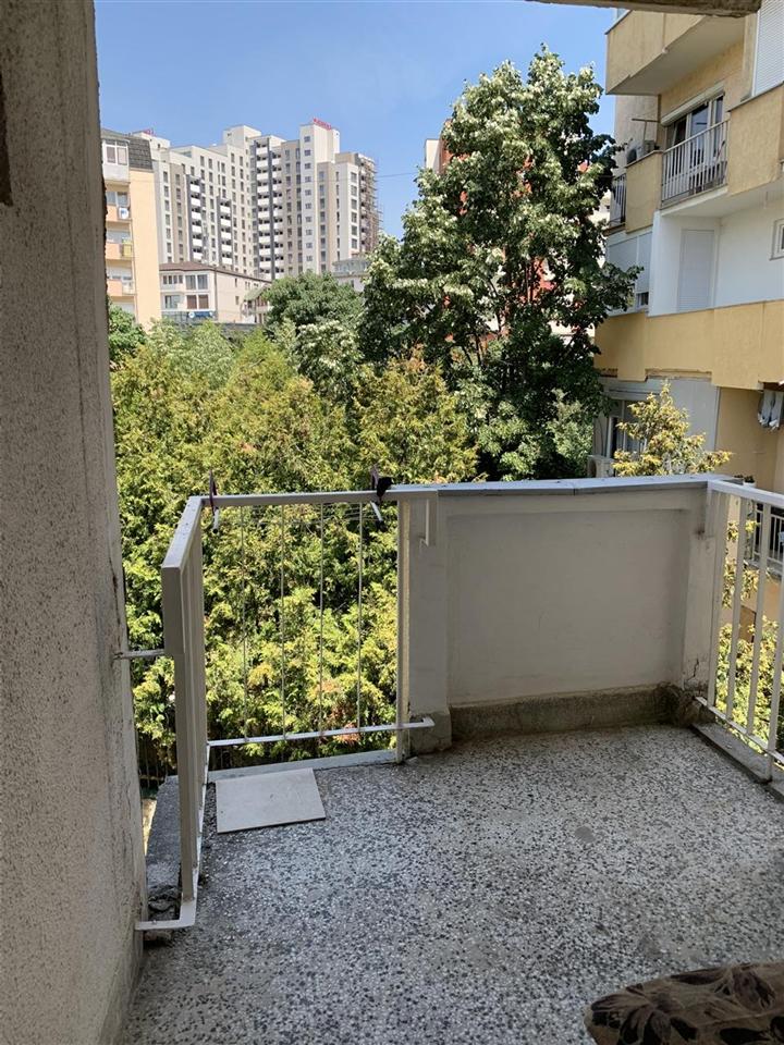 Ofroj banesen me qera lagja bregu i diellit