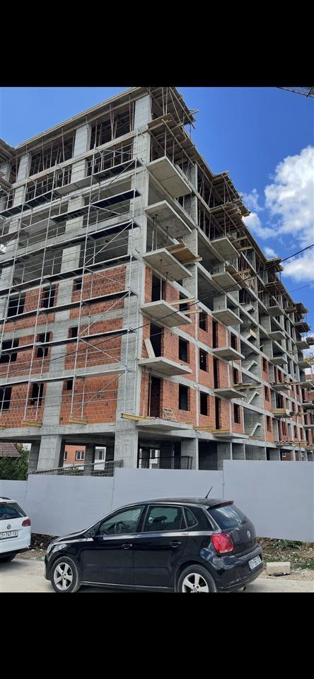 Shitet banesa ne fushe kosove (1)