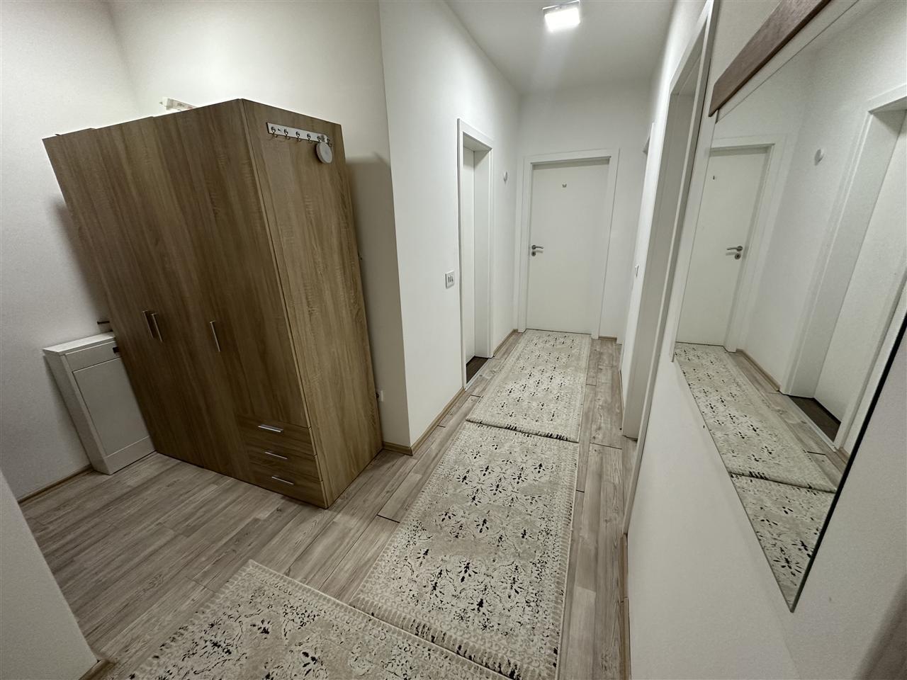 Shitet banesa ne katin e pare fushe kosove (2)