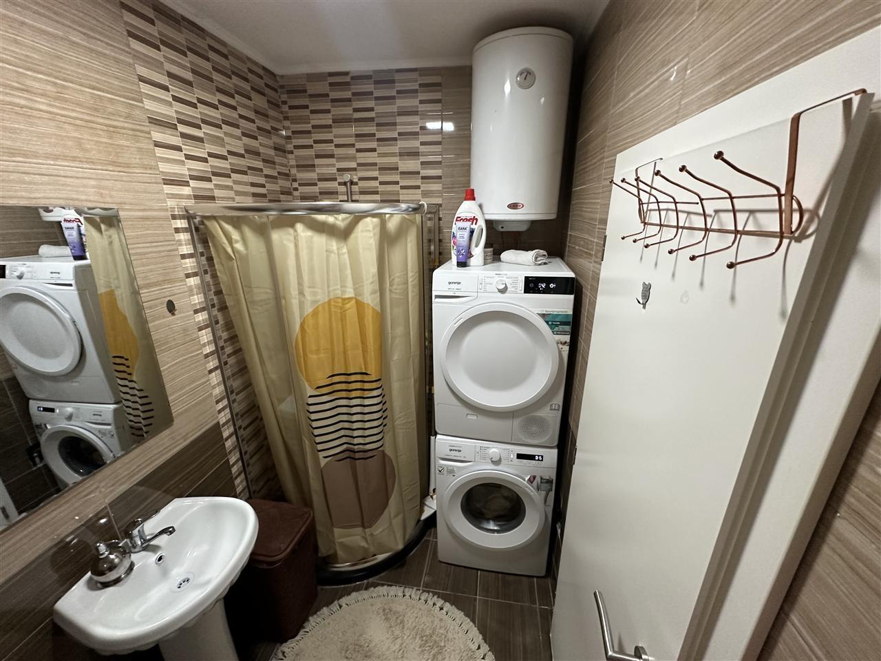 Shitet banesa ne katin e pare fushe kosove (3)