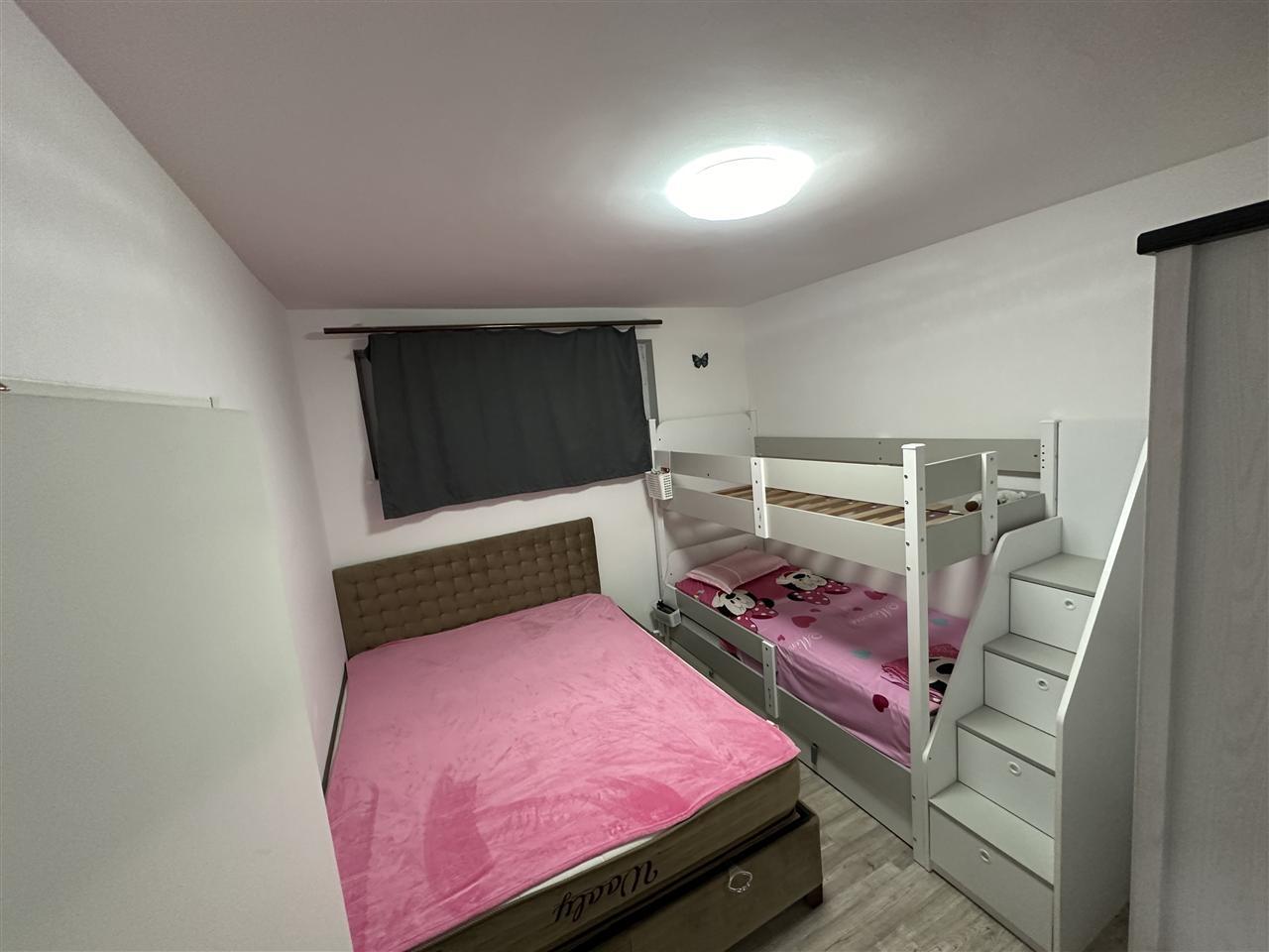 Shitet banesa ne katin e pare fushe kosove (7)