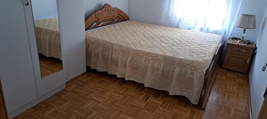 Banes me qera mbrapa hotel suisse diamond (2)