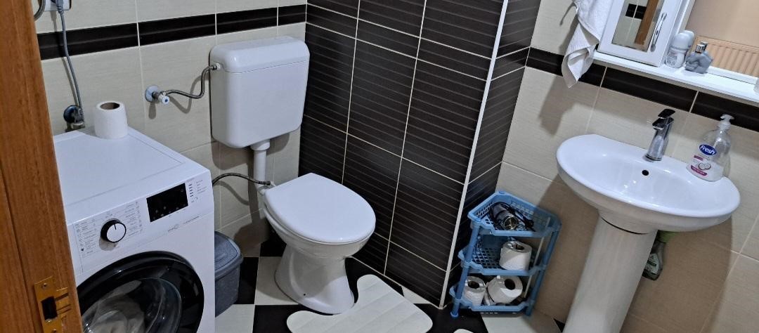 Banes me qera mbrapa hotel suisse diamond (3)