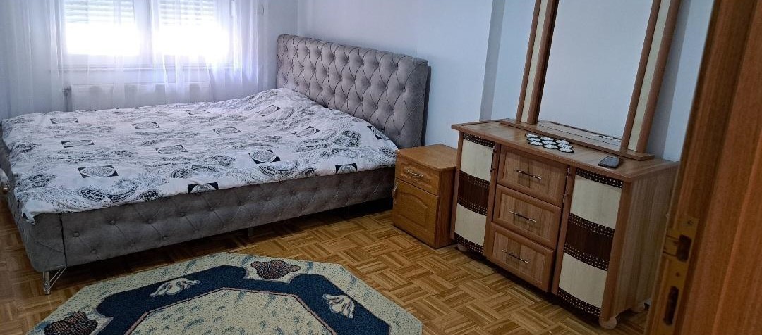 Banes me qera mbrapa hotel suisse diamond (6)