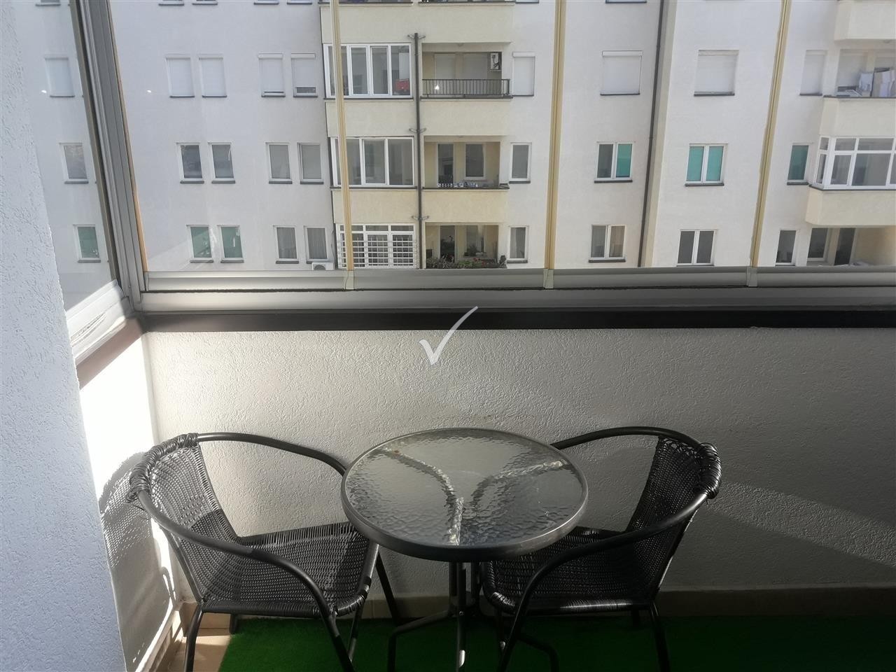 Banesa te rruga b lirohet per qira nga korriku 1