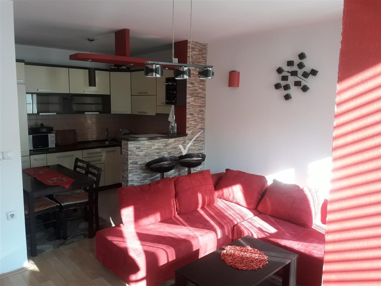 Banesa te rruga b lirohet per qira nga korriku