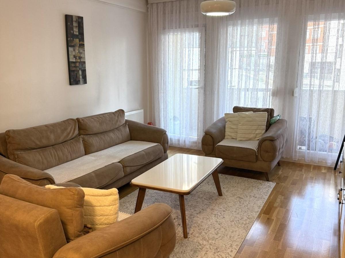 Banese 81 5 m me qira te rruga b maxi 24h (1)