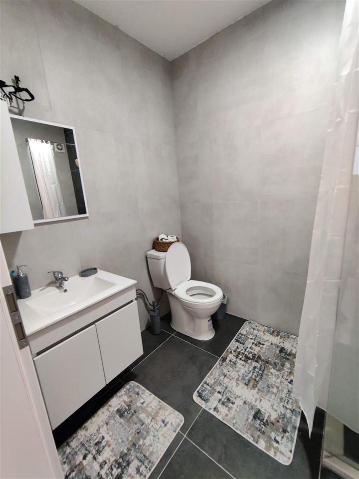 Banese me qira te eliza a me garazhe (7)