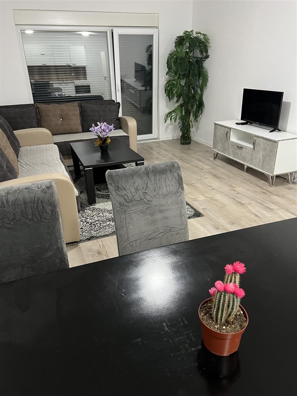 Jepet banesa me qira (1)