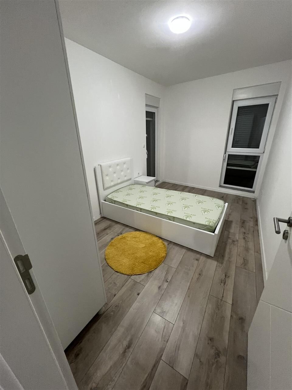 Jepet banesa me qira