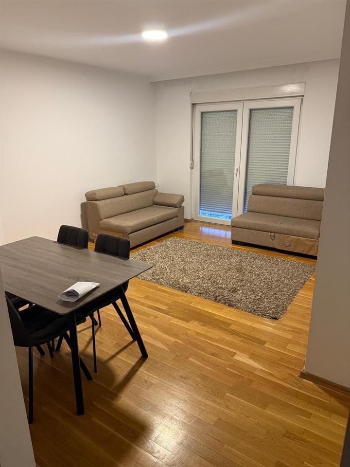 Leshohet banesa 2+1 me qera (1)