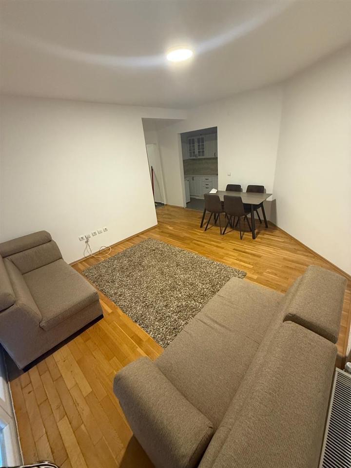 Leshohet banesa 2+1 me qera