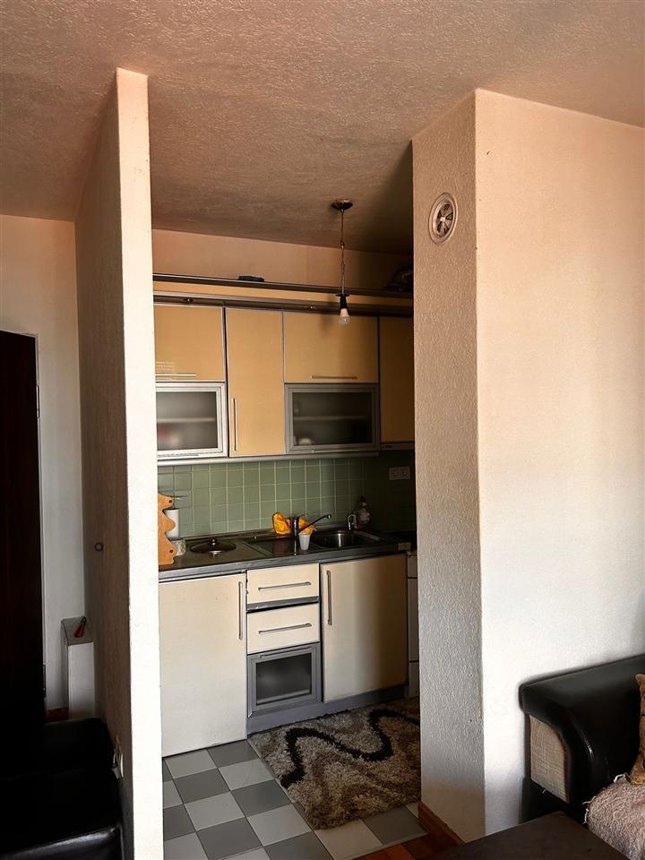 Leshohet banesa me qera afer hotel nartel (1)