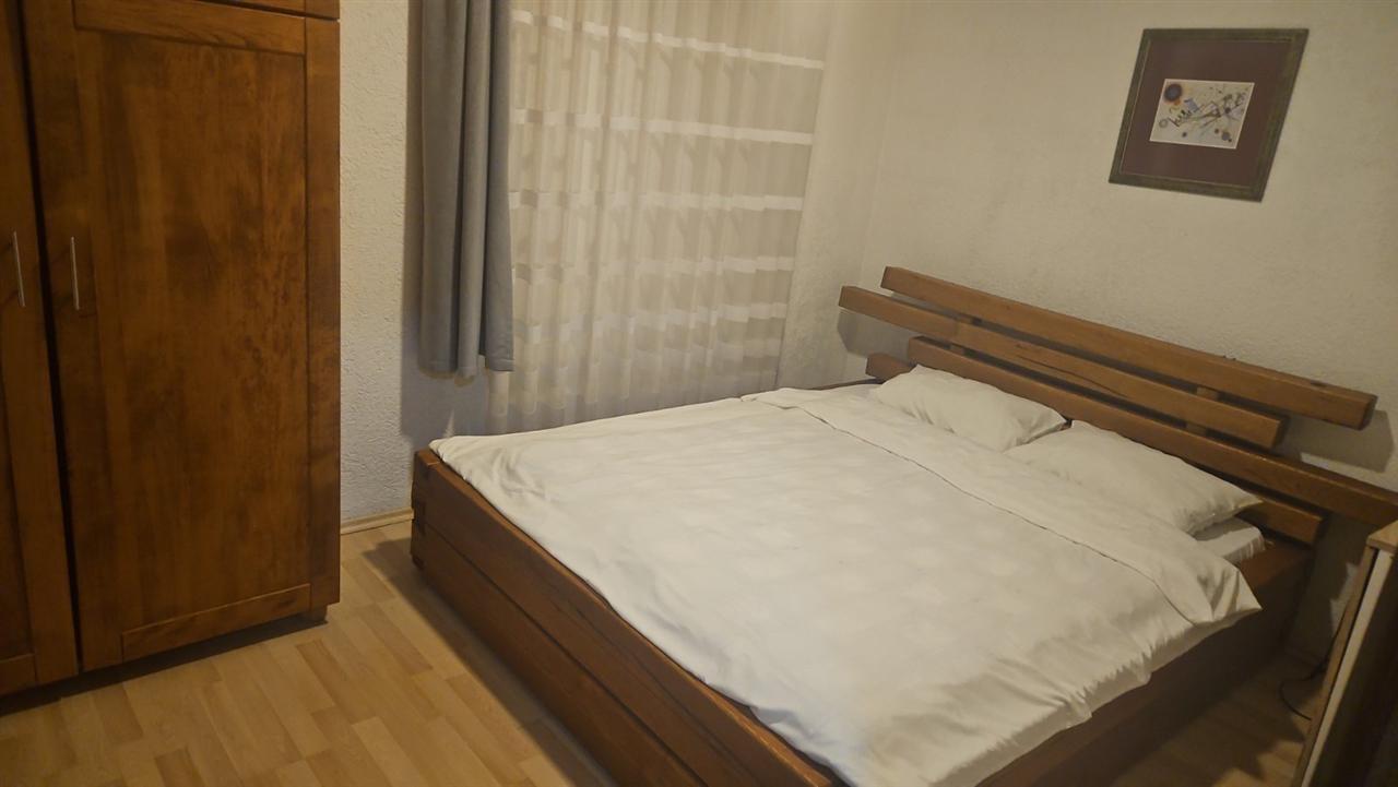 Leshohet me qera (3)