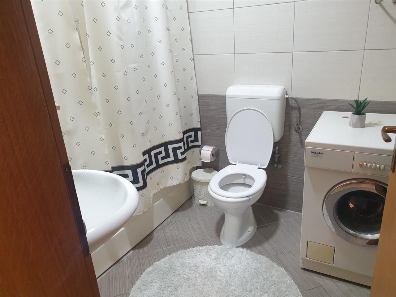 Leshohet me qera (4)