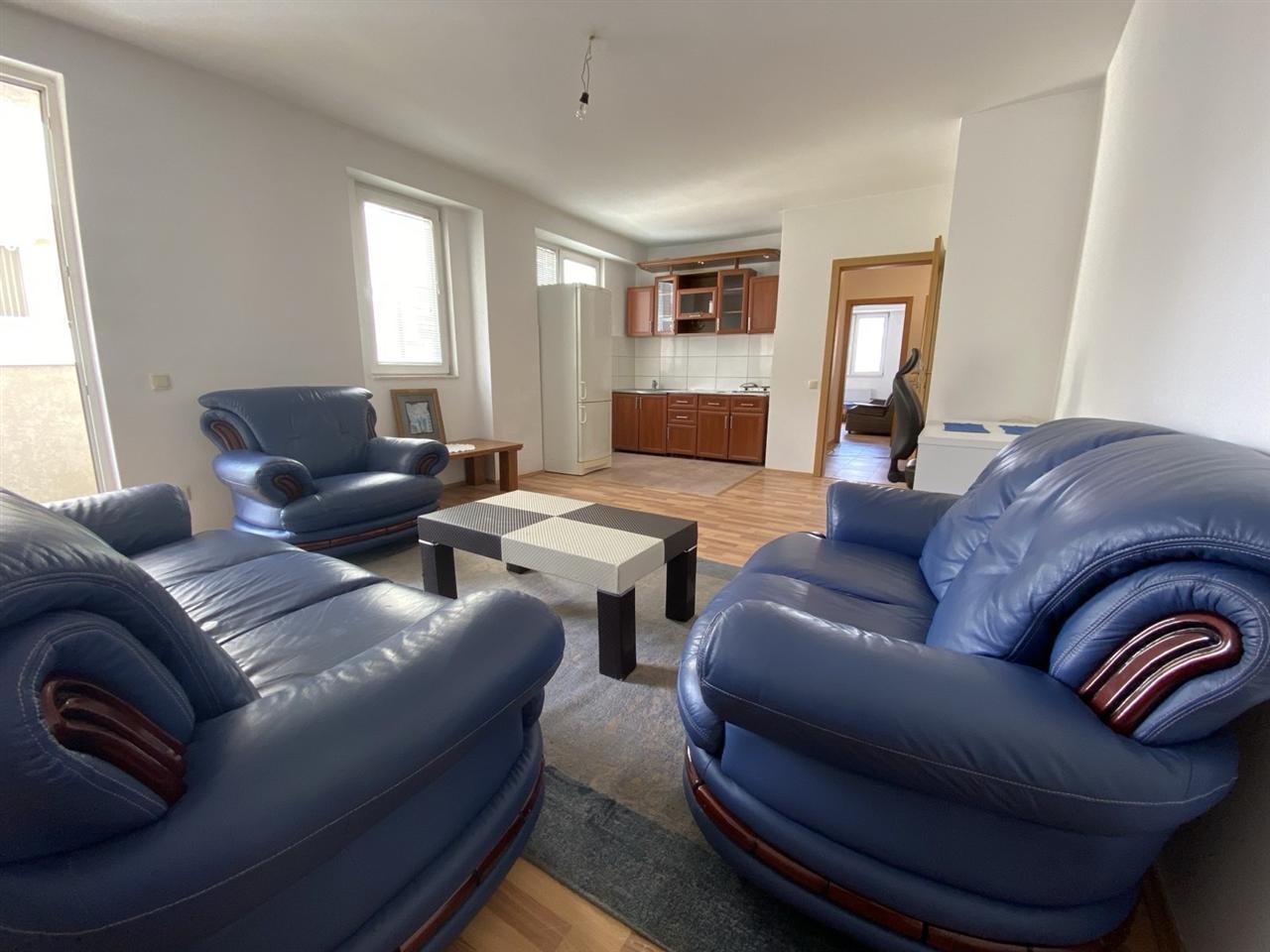 Leshoj banesen me qera (3)