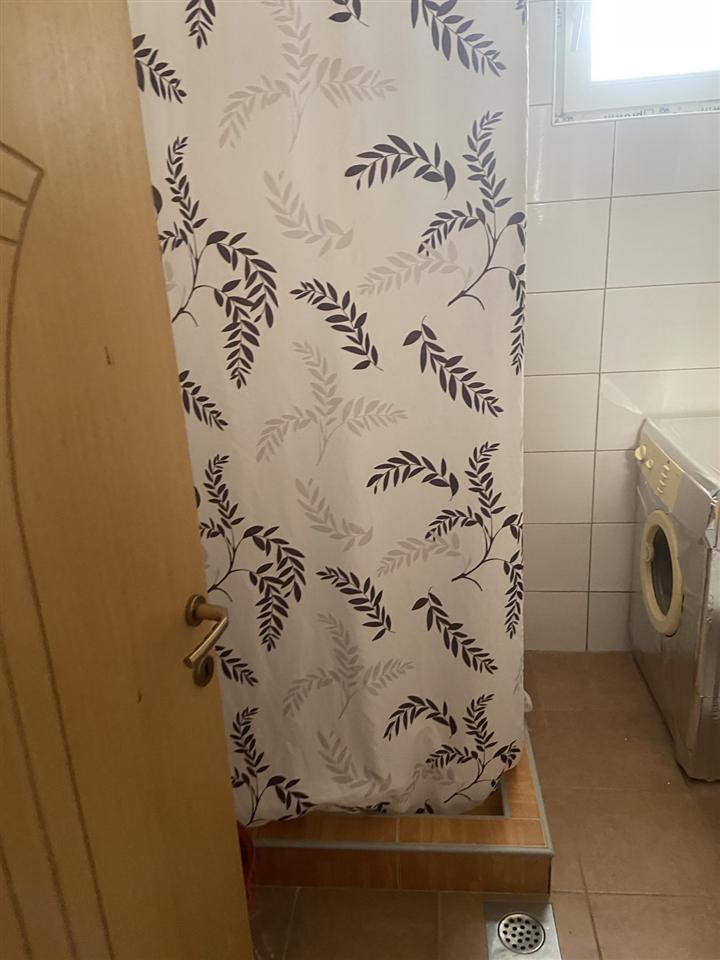 Leshoj banesen me qera (4)