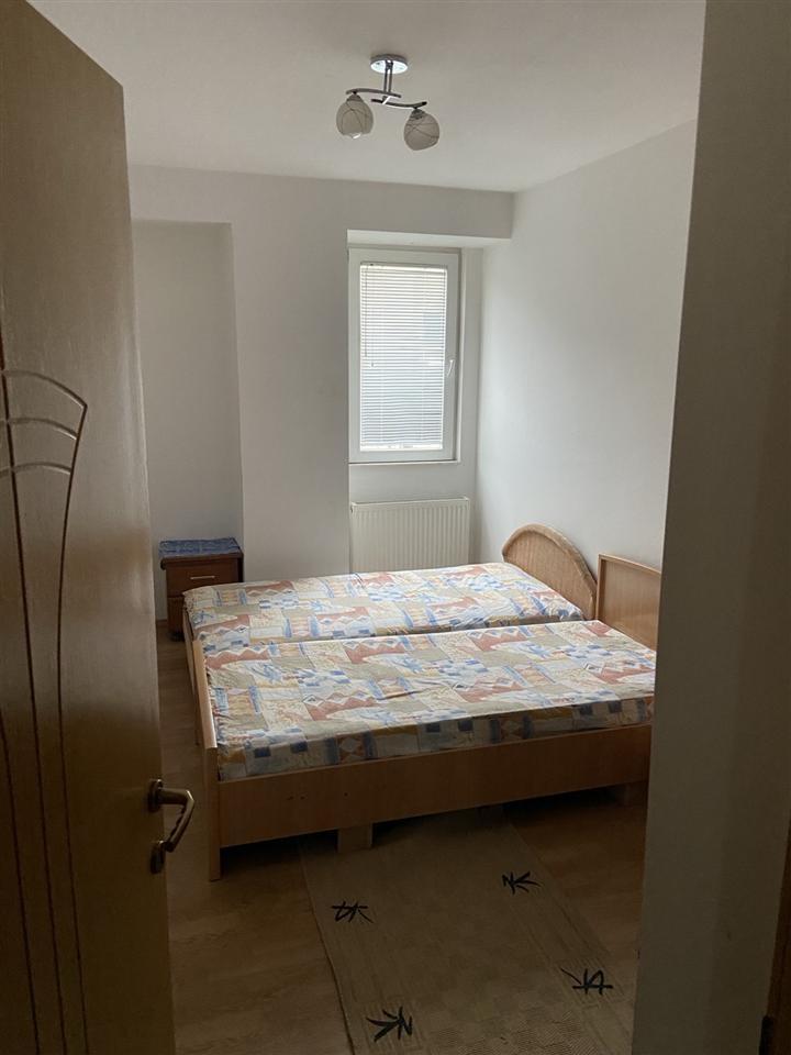 Leshoj banesen me qera