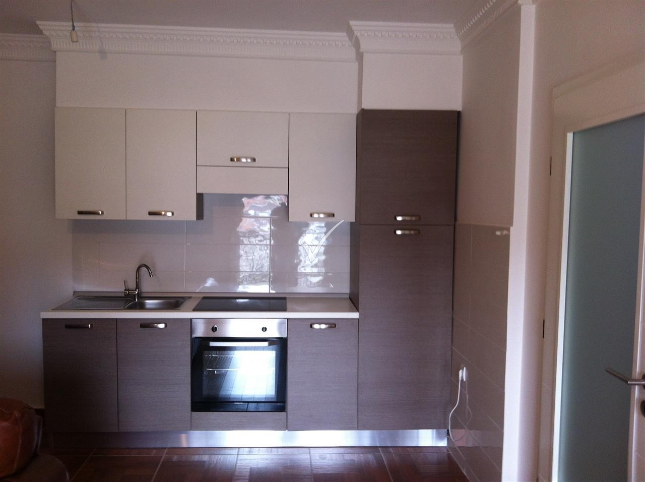 Leshoje banese me qira te rruga b objekti mbi viva fresh 3