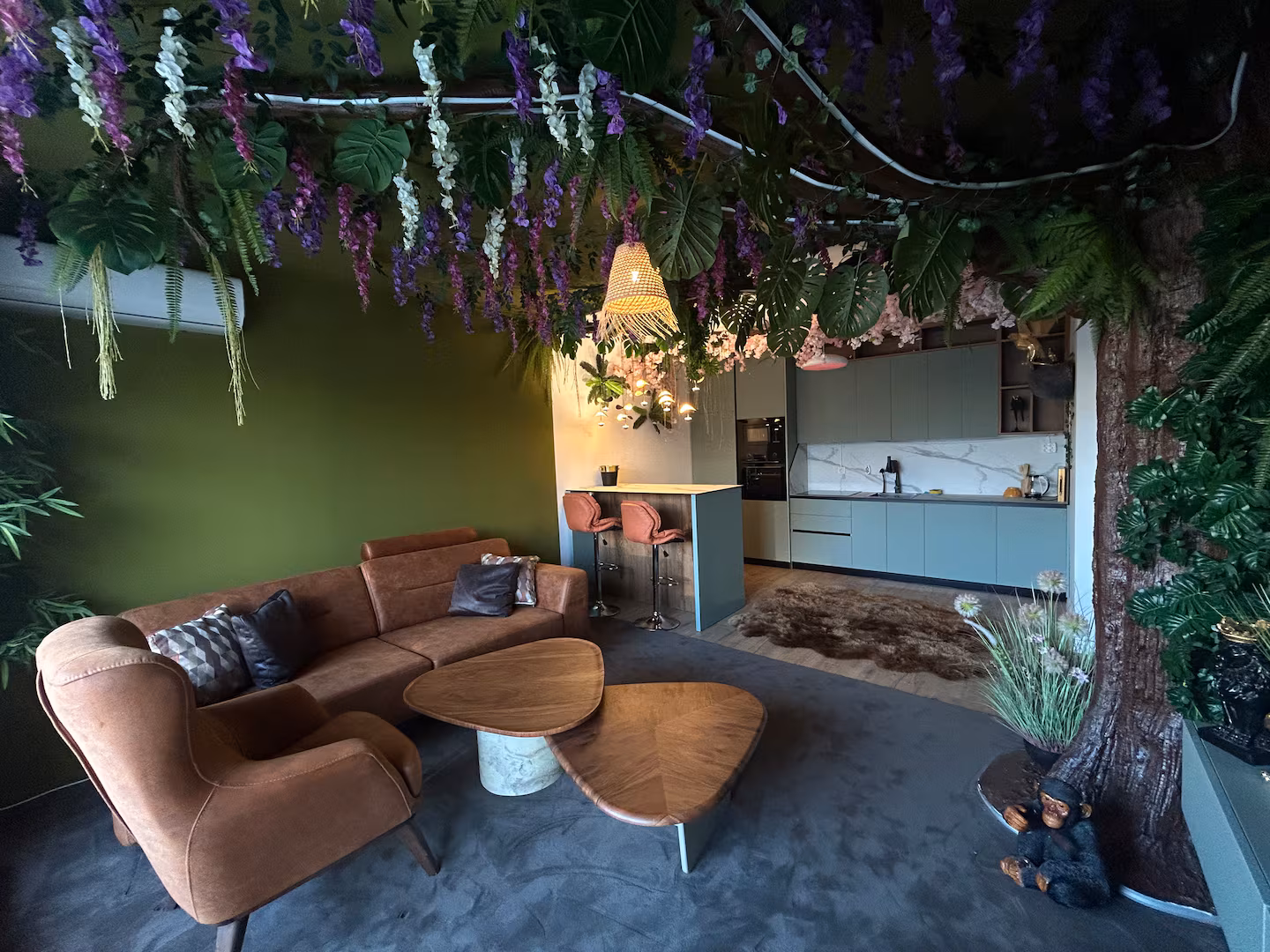 6e21a8f8 83a2 47b7 a2bf 99074b997cbe