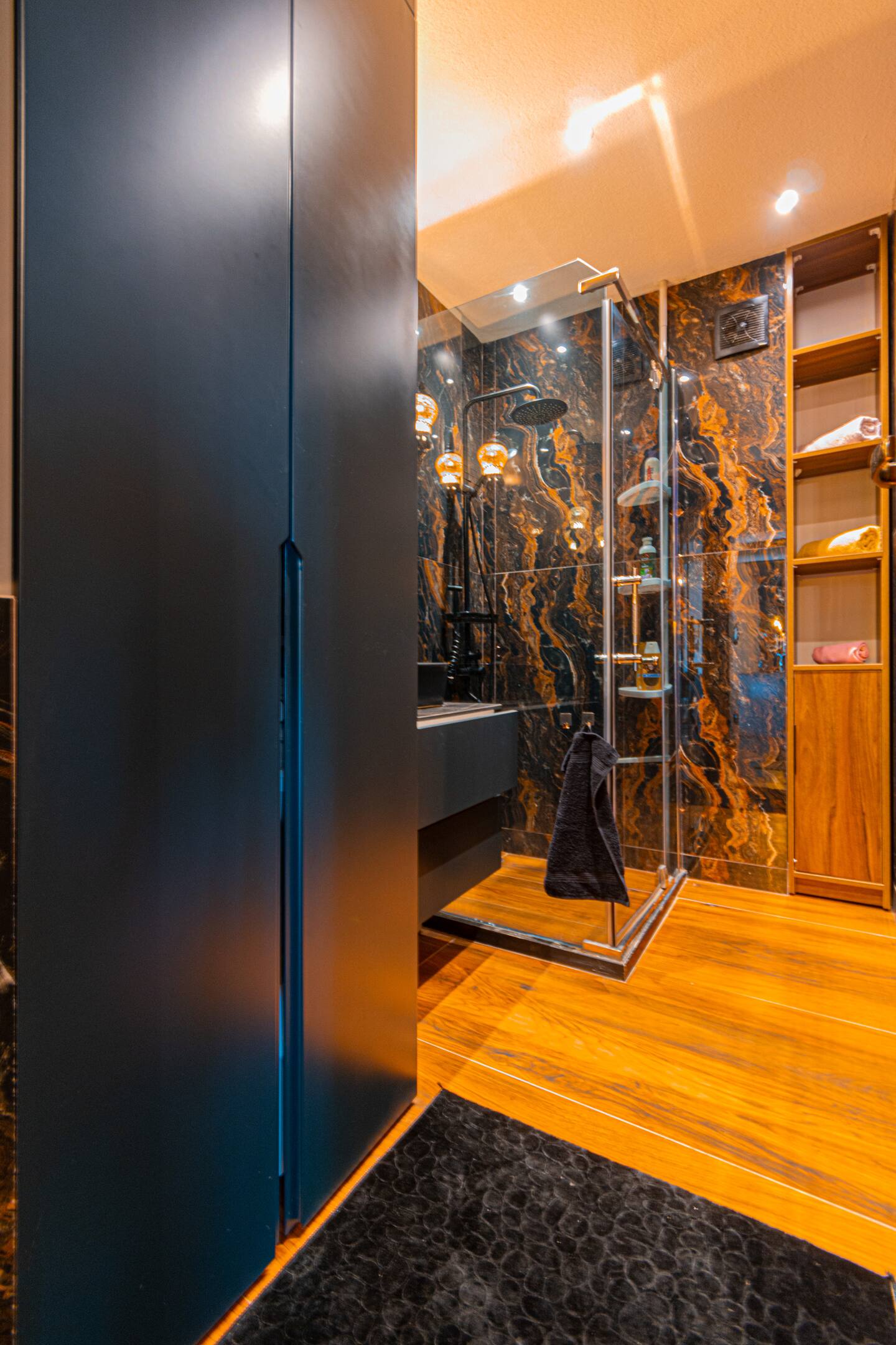 8ce5df08 33e3 46a7 b411 fb379d98dd69