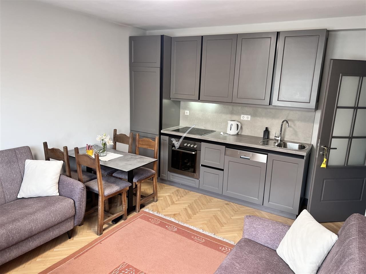 Apartament me qera ne ulpiane 1